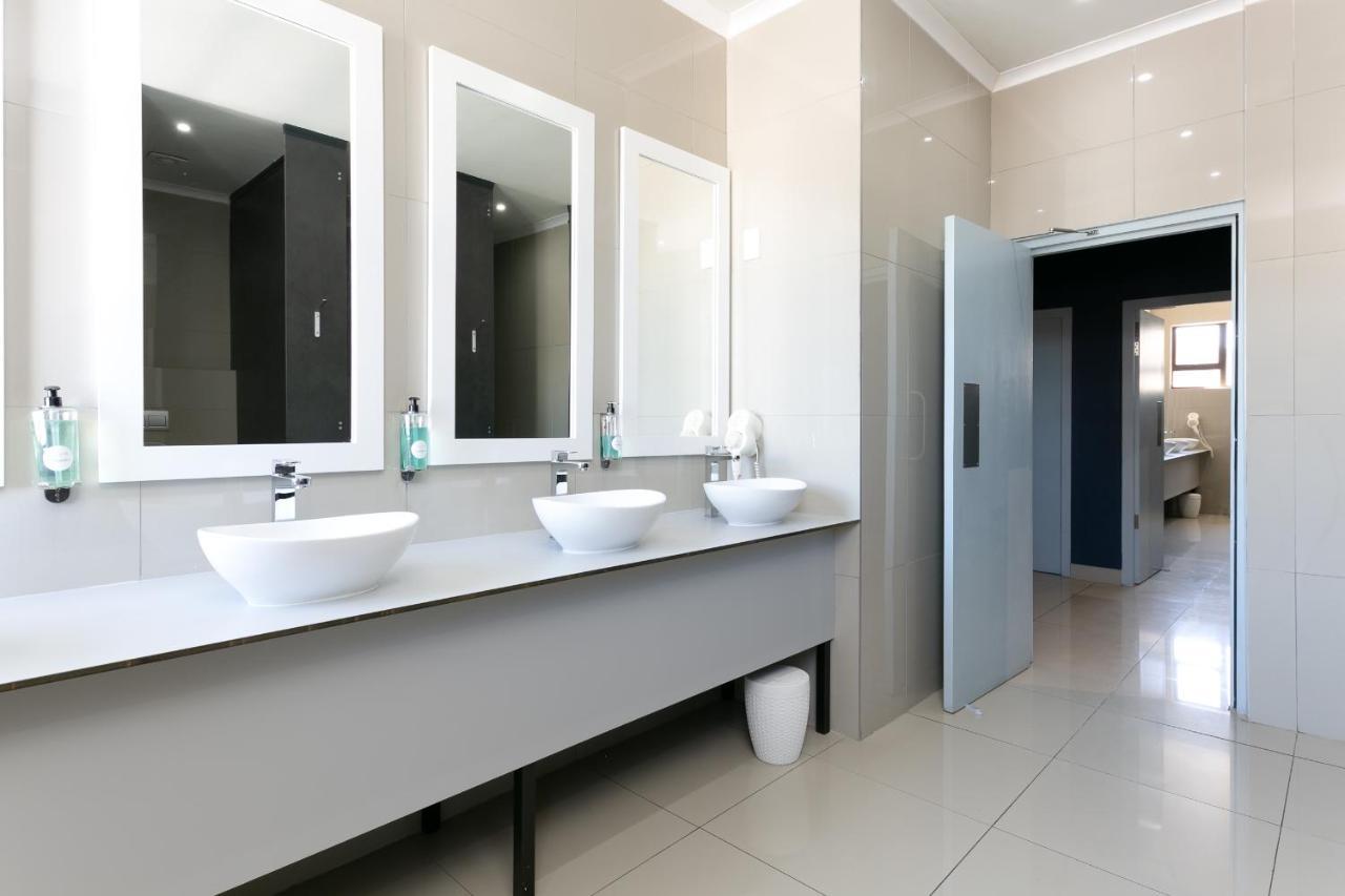 Zzzone Boutique Hostel 허머너스 외부 사진