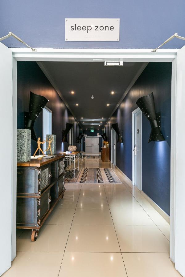 Zzzone Boutique Hostel 허머너스 외부 사진