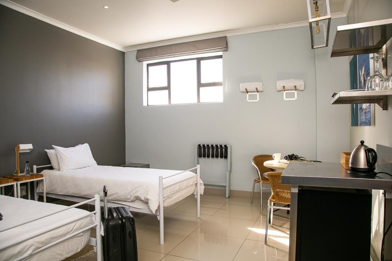 Zzzone Boutique Hostel 허머너스 외부 사진