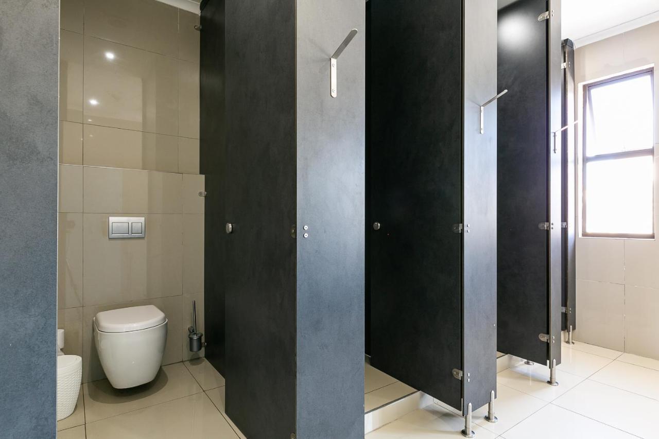 Zzzone Boutique Hostel 허머너스 외부 사진