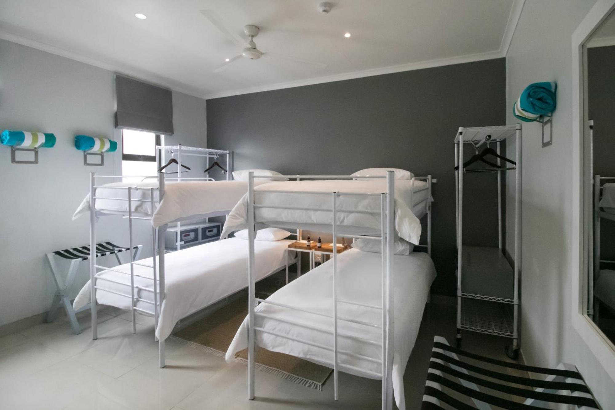 Zzzone Boutique Hostel 허머너스 외부 사진